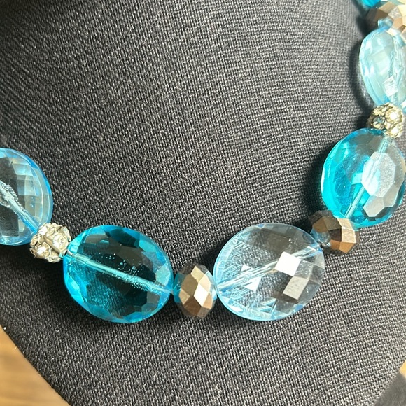 STUNNING Faceted Stone Necklace - Picture 3 of 9